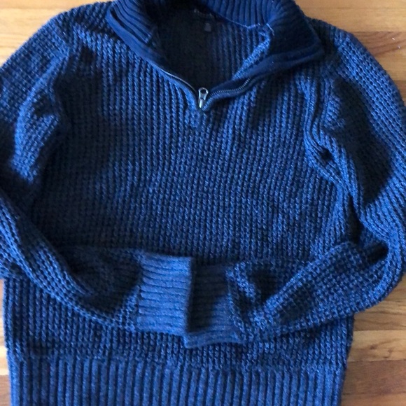 Sweater - Picture 4 of 4